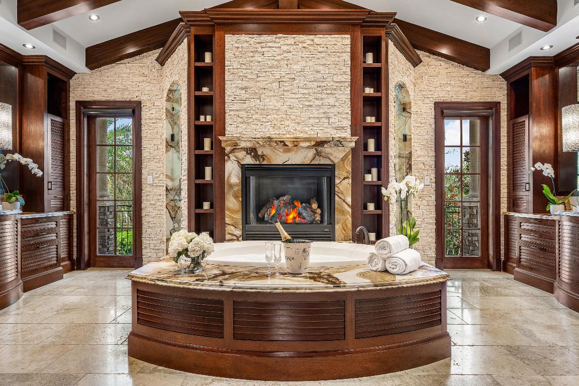 2325 NE 27th Street, Lighthouse Point