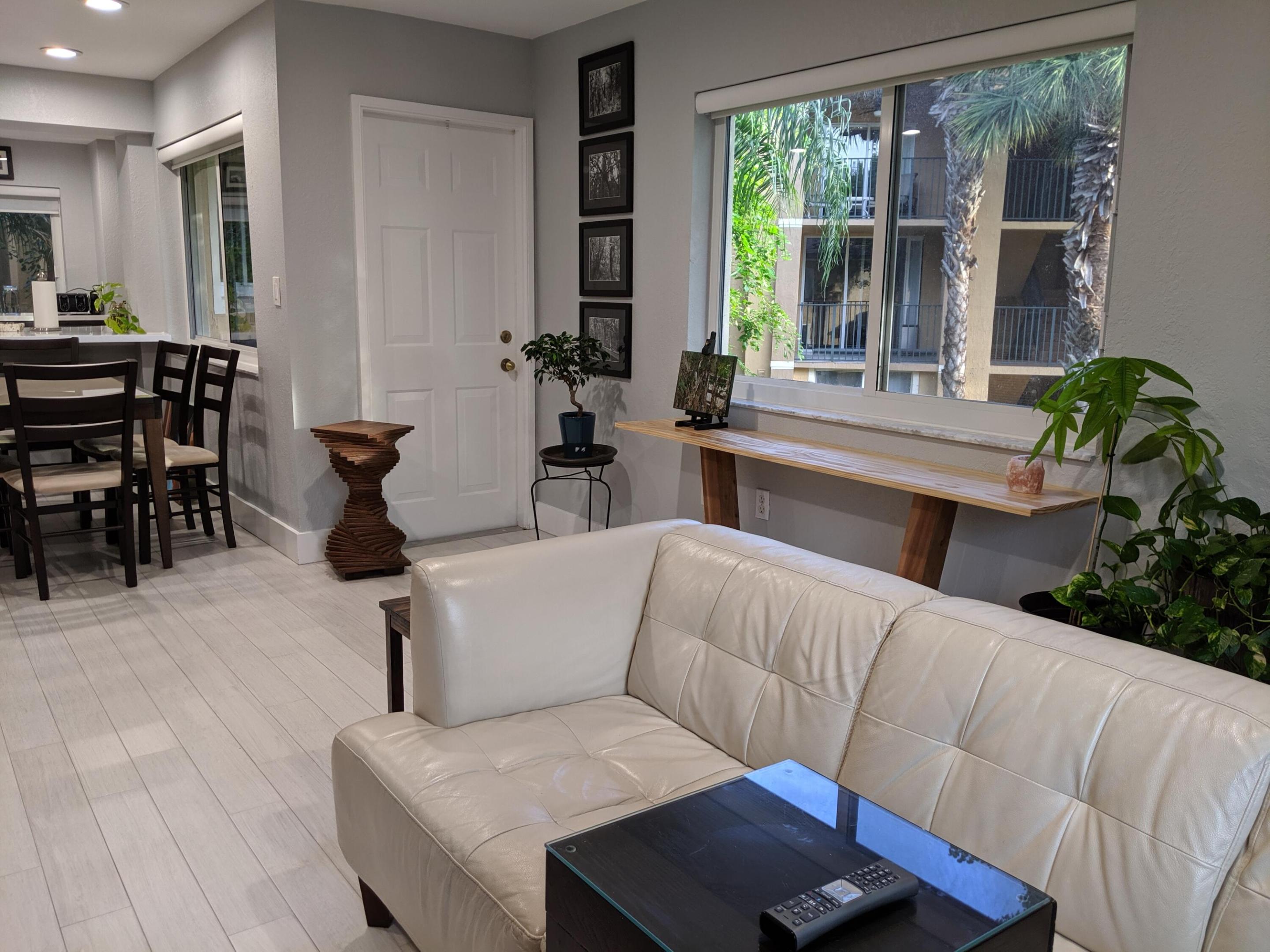 100 Scotia Drive 206