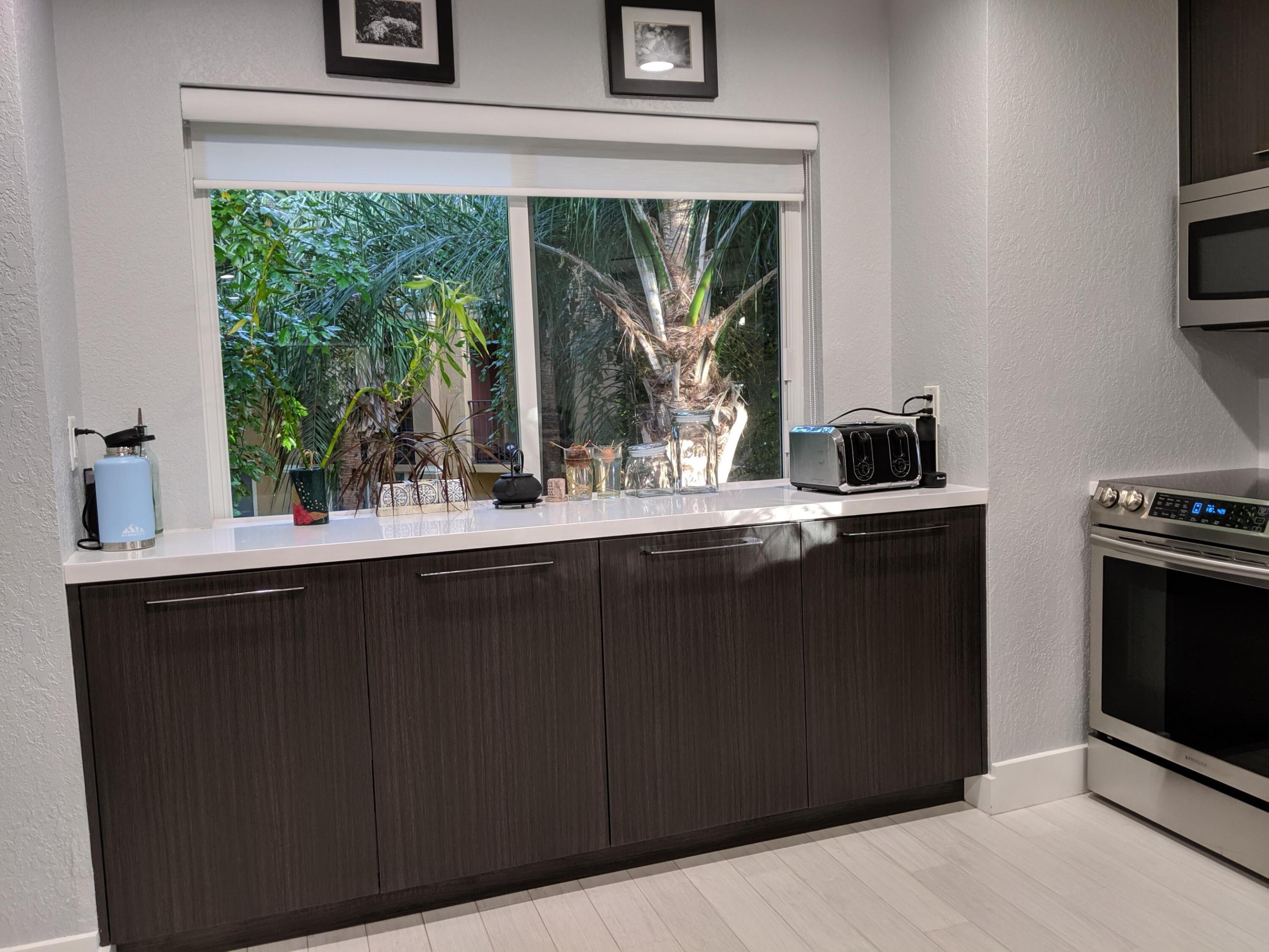 100 Scotia Drive 206