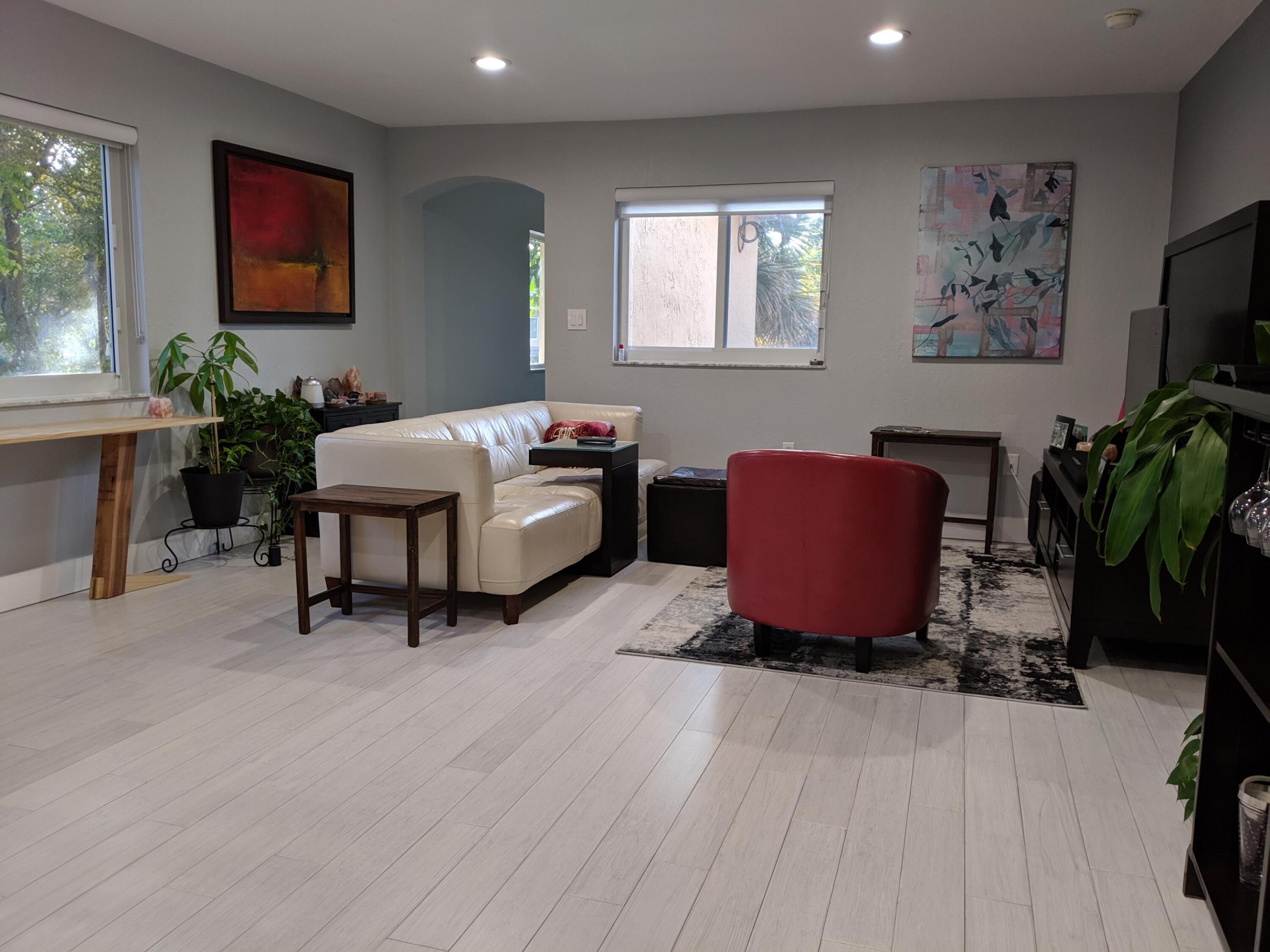 100 Scotia Drive 206