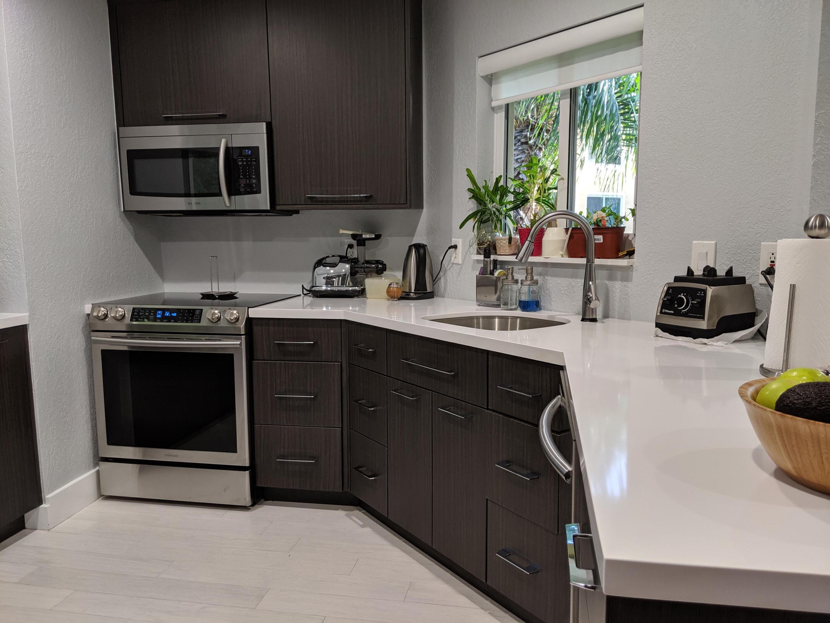 100 Scotia Drive 206