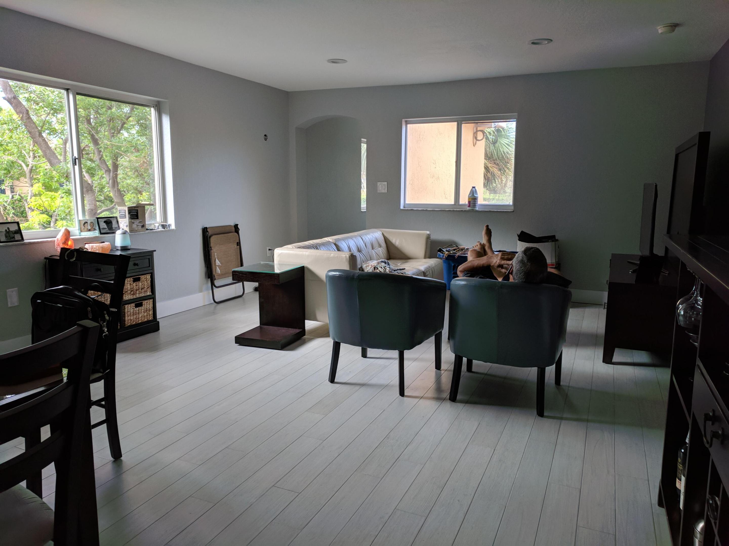 100 Scotia Drive 206