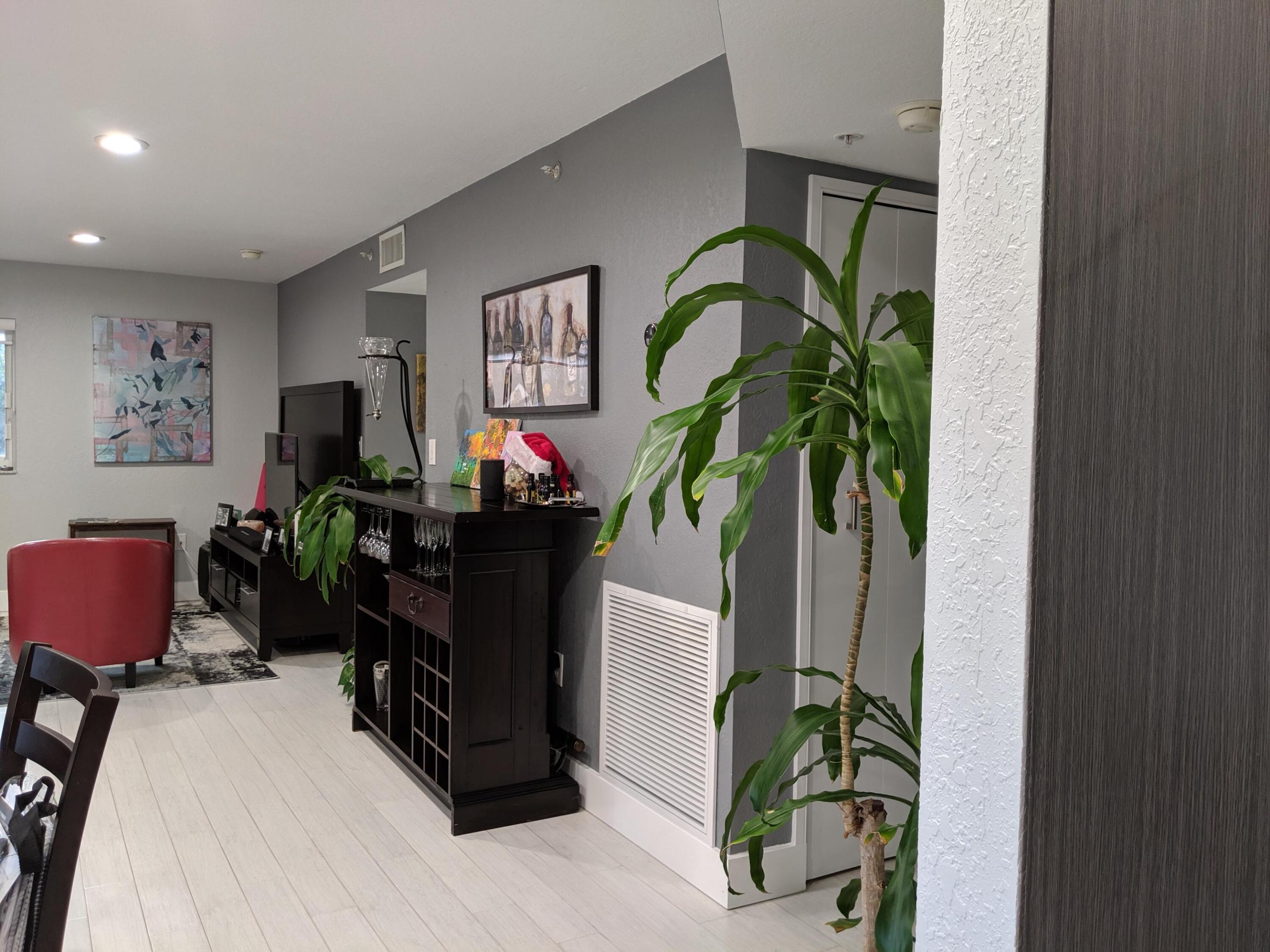 100 Scotia Drive 206