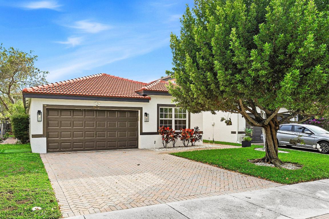 4052 Crescent Creek Place