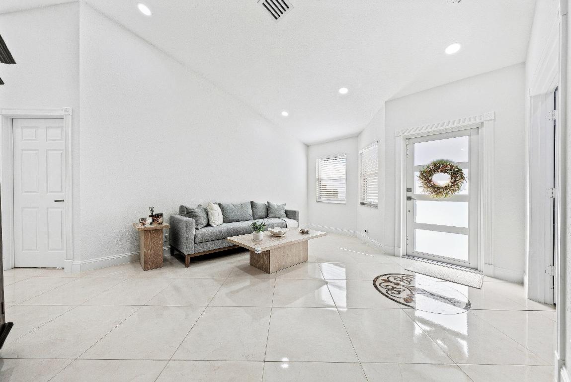 4052 Crescent Creek Place