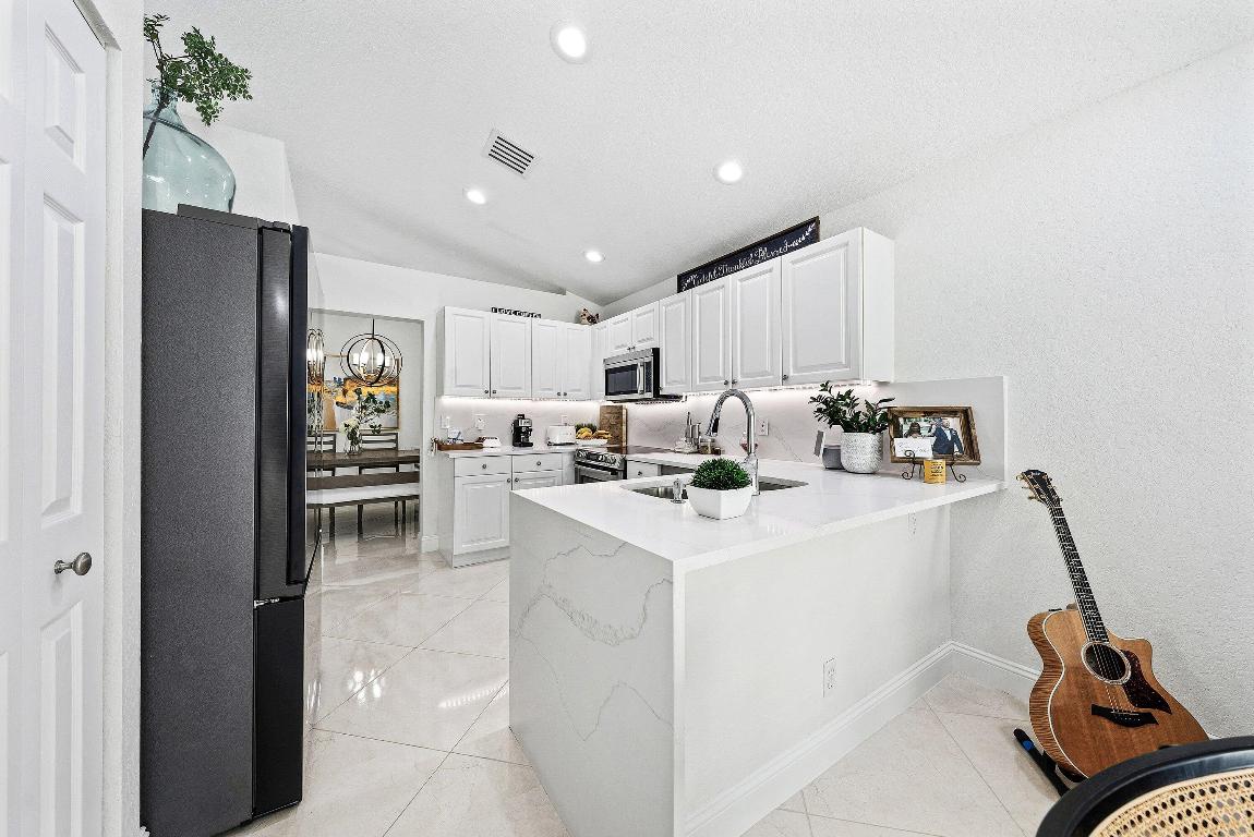 4052 Crescent Creek Place