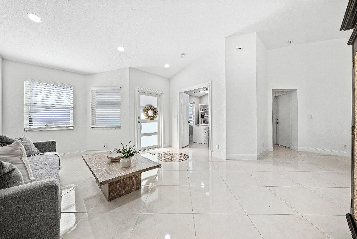 4052 Crescent Creek Place