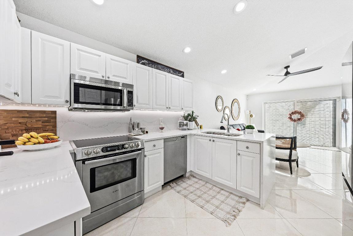 4052 Crescent Creek Place