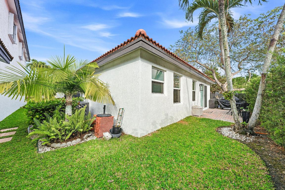 4052 Crescent Creek Place