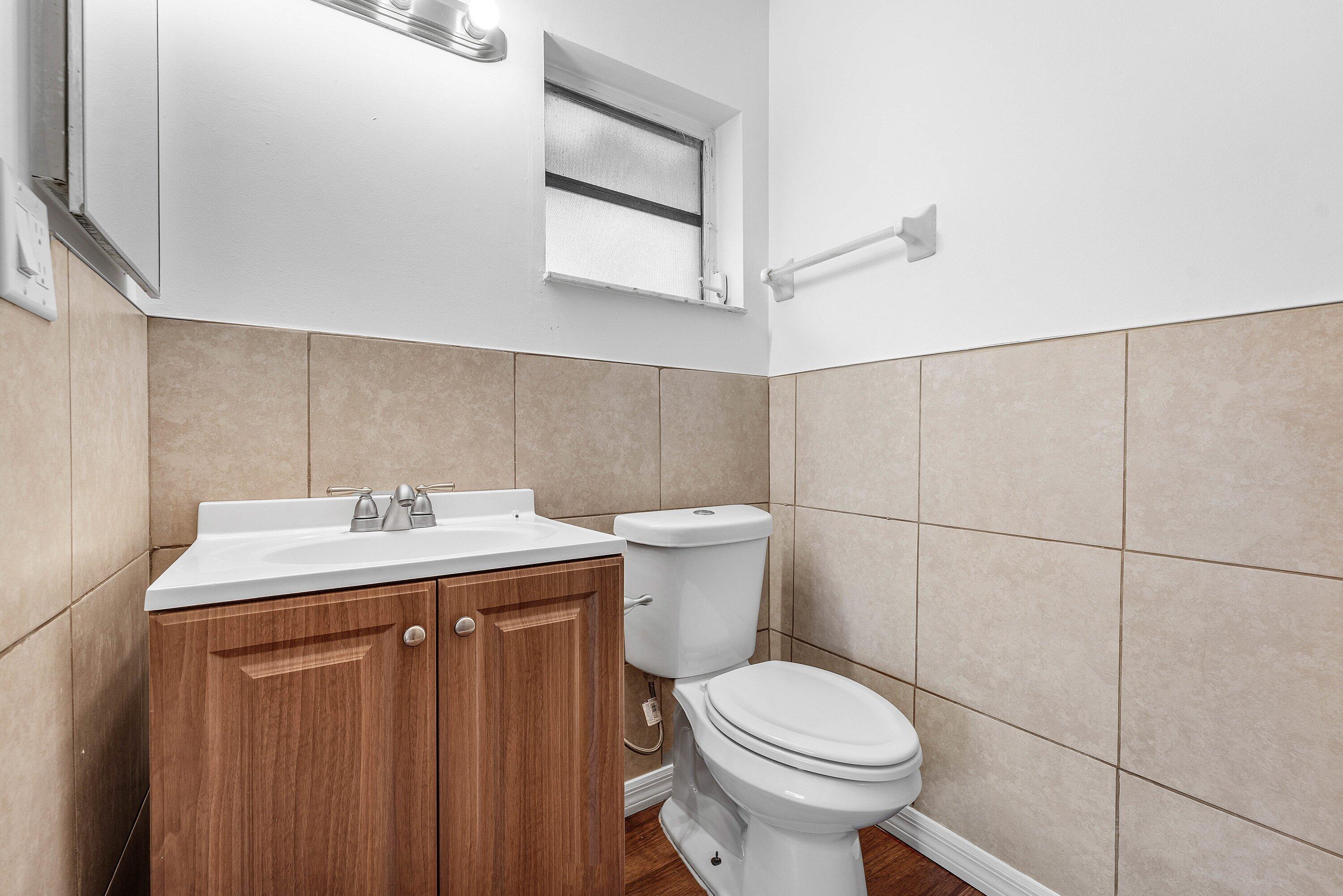 500 NE 48th Street