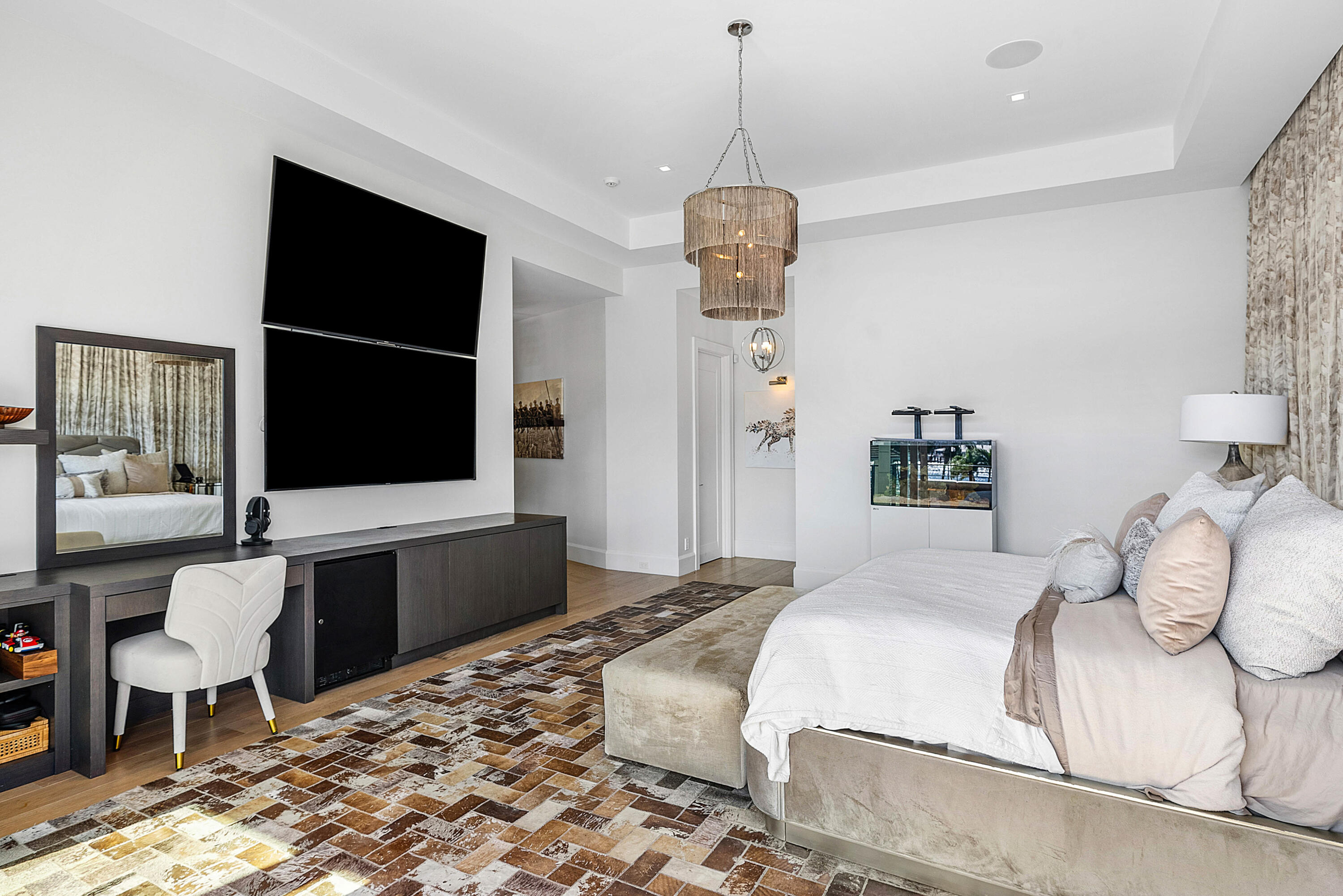 896 NE Mulberry Drive