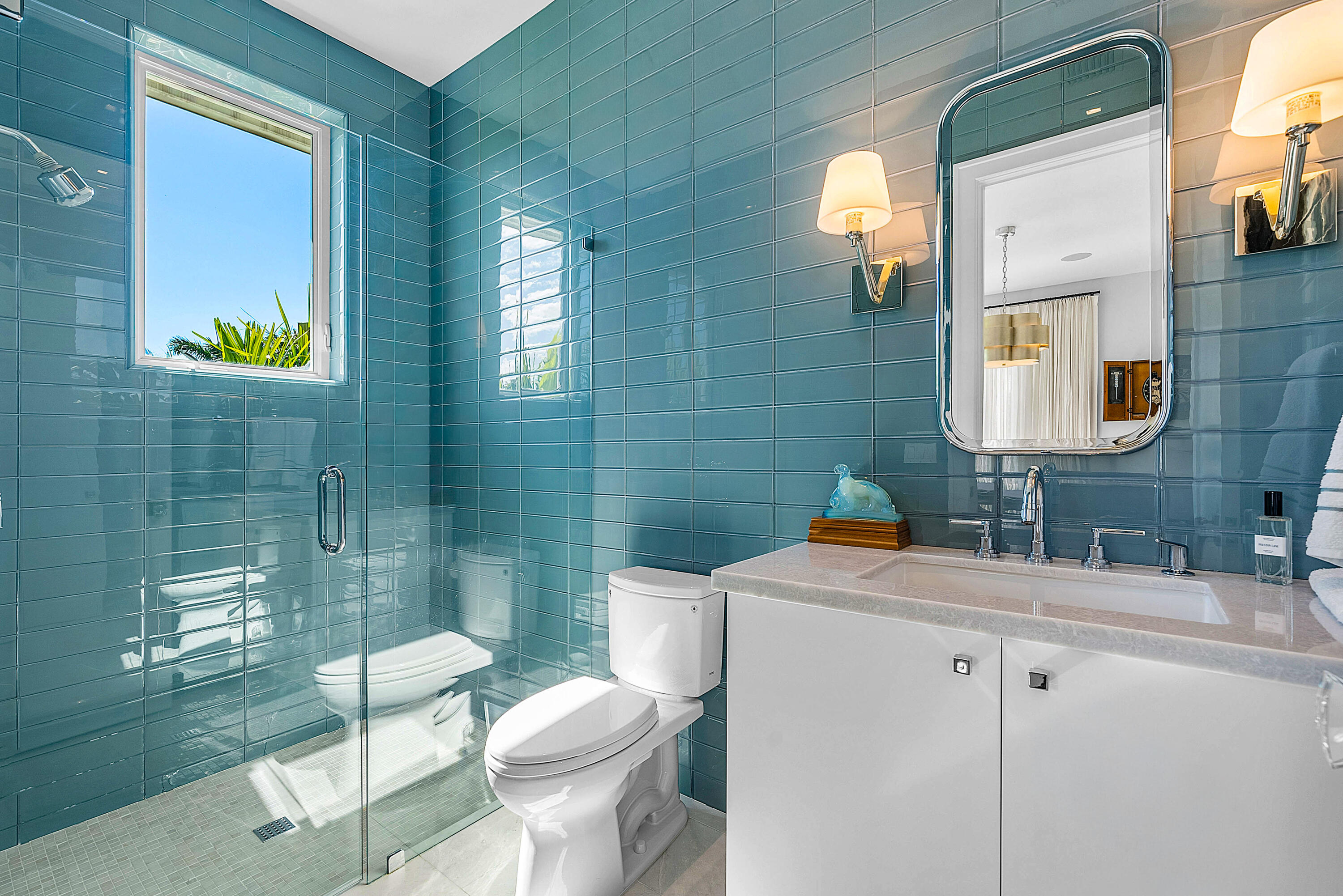 896 NE Mulberry Drive