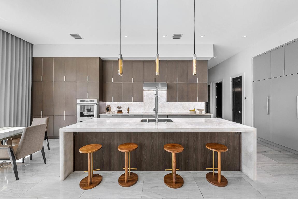 896 NE Mulberry Drive