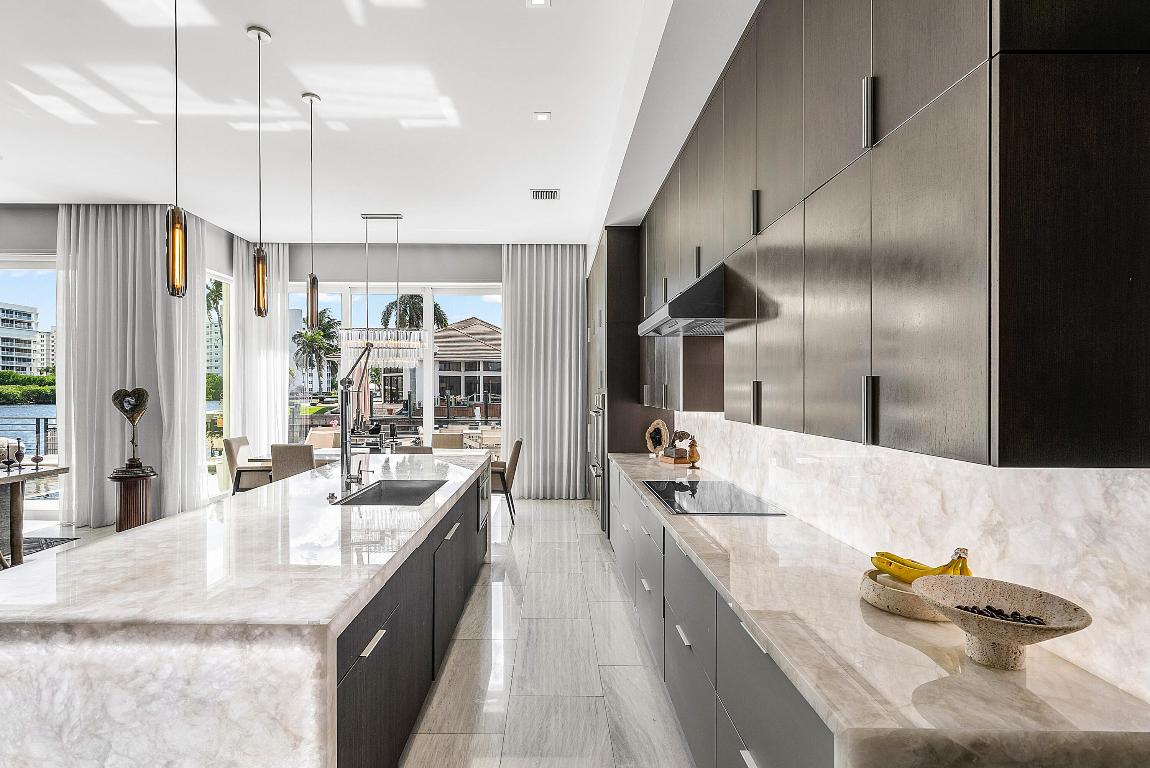 896 NE Mulberry Drive