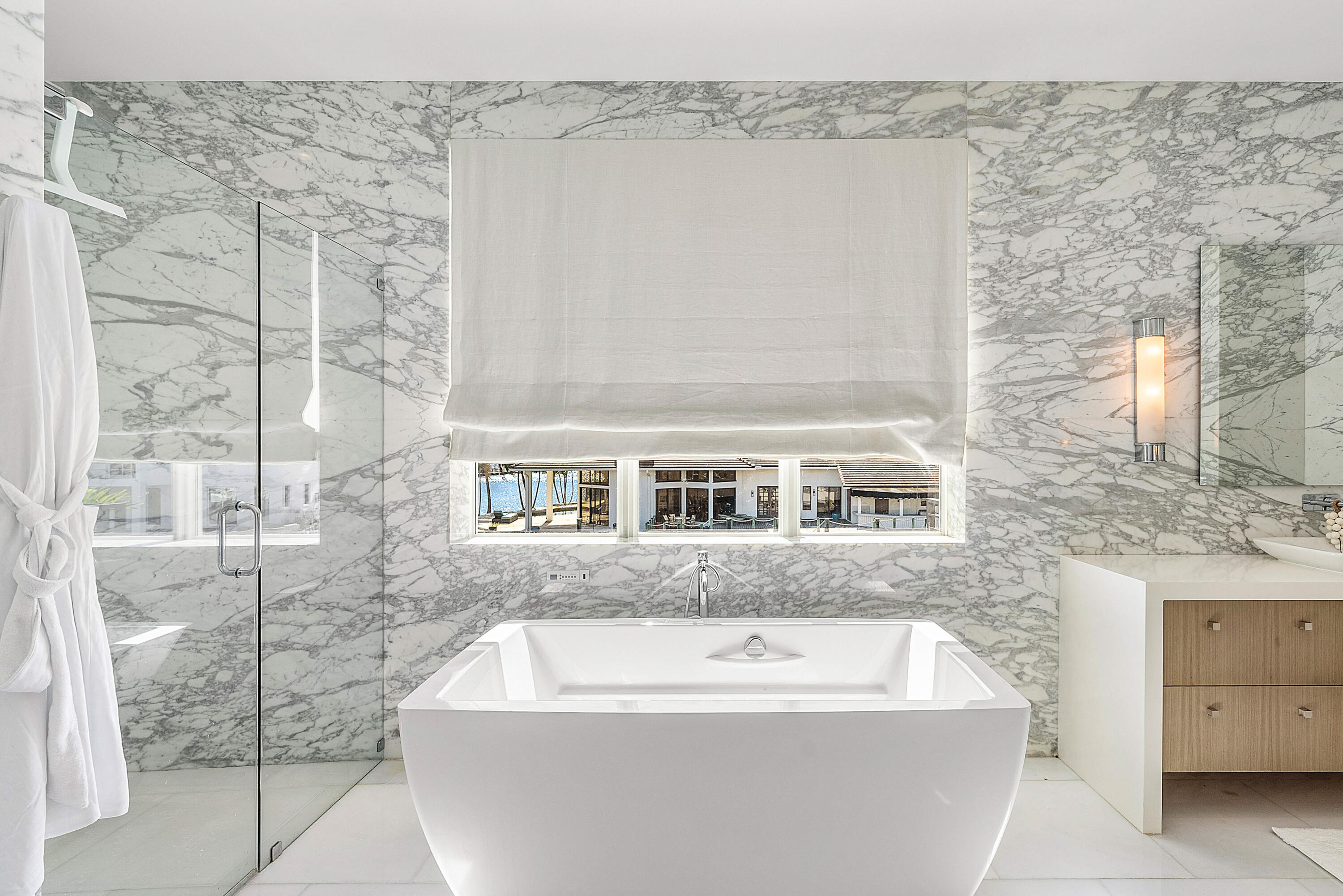 896 NE Mulberry Drive