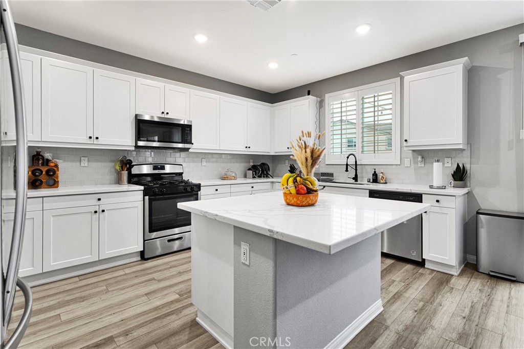 12658 Ava Loma Street