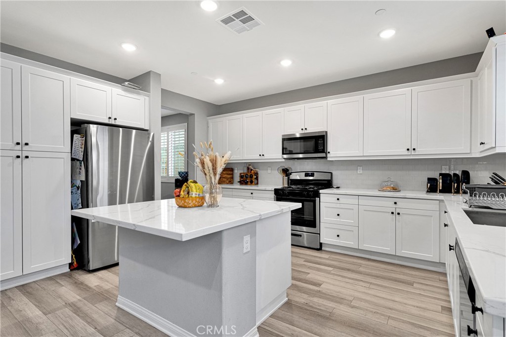 12658 Ava Loma Street