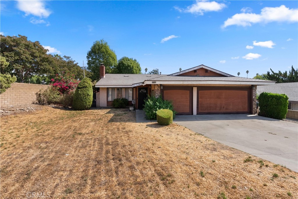 8013 Orangewood Drive