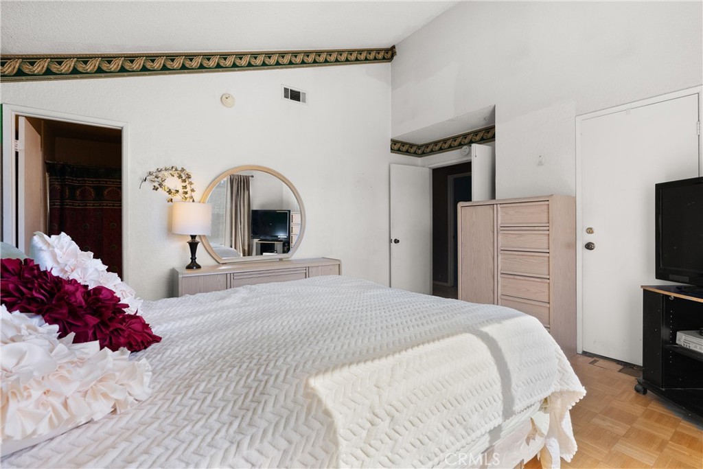 8013 Orangewood Drive