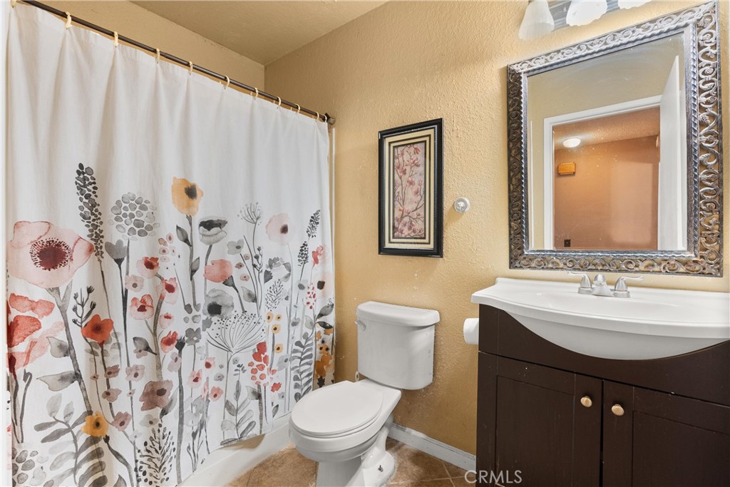 8013 Orangewood Drive