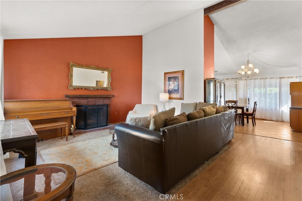 8013 Orangewood Drive