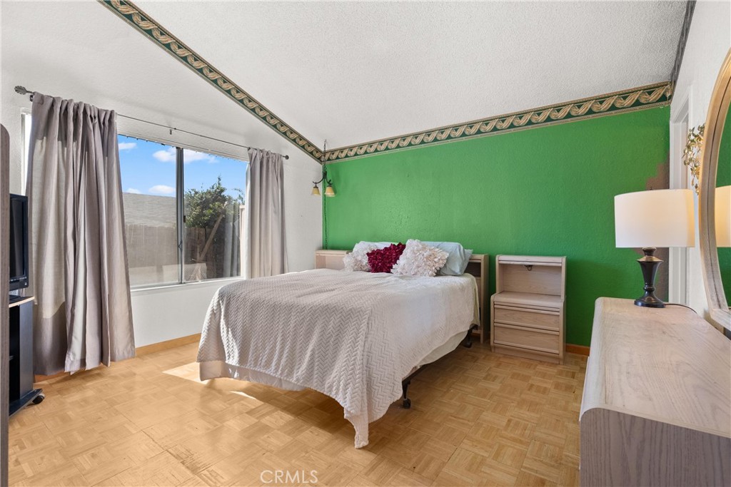 8013 Orangewood Drive