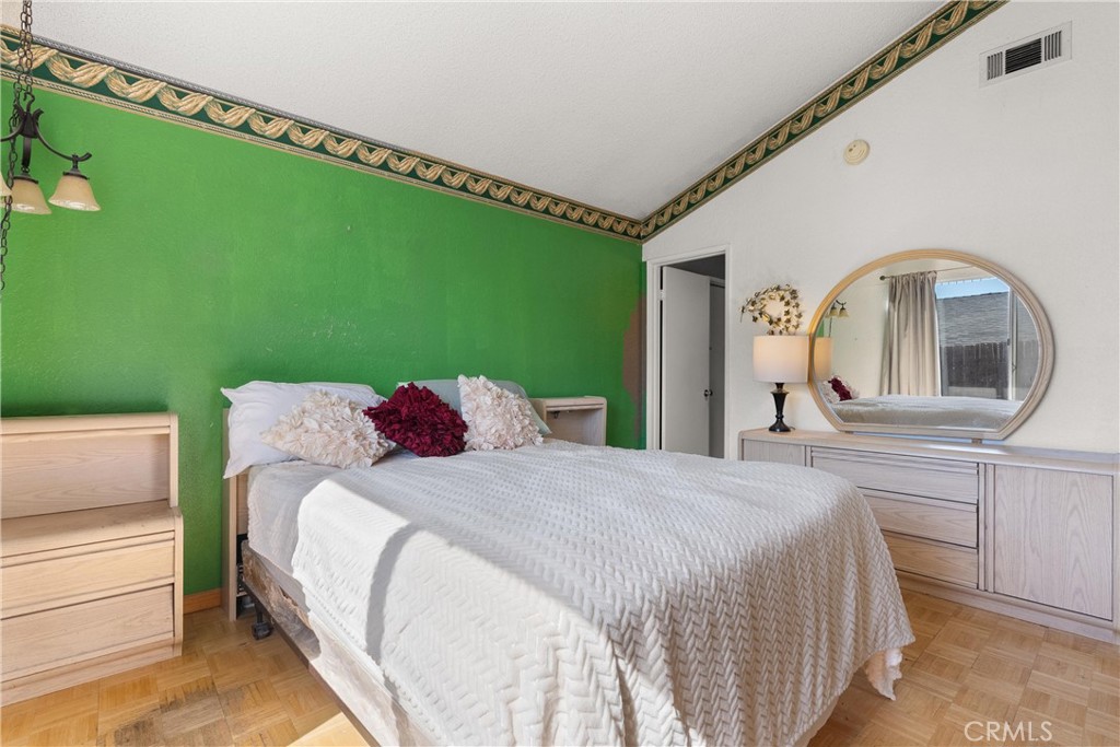 8013 Orangewood Drive