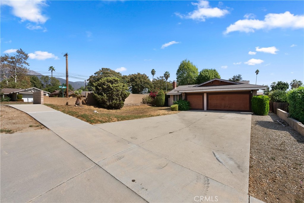 8013 Orangewood Drive