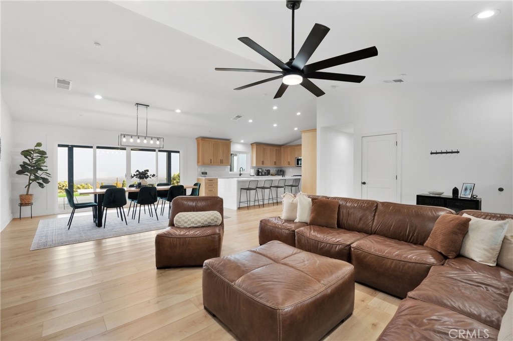 2128 Pheasant Road
