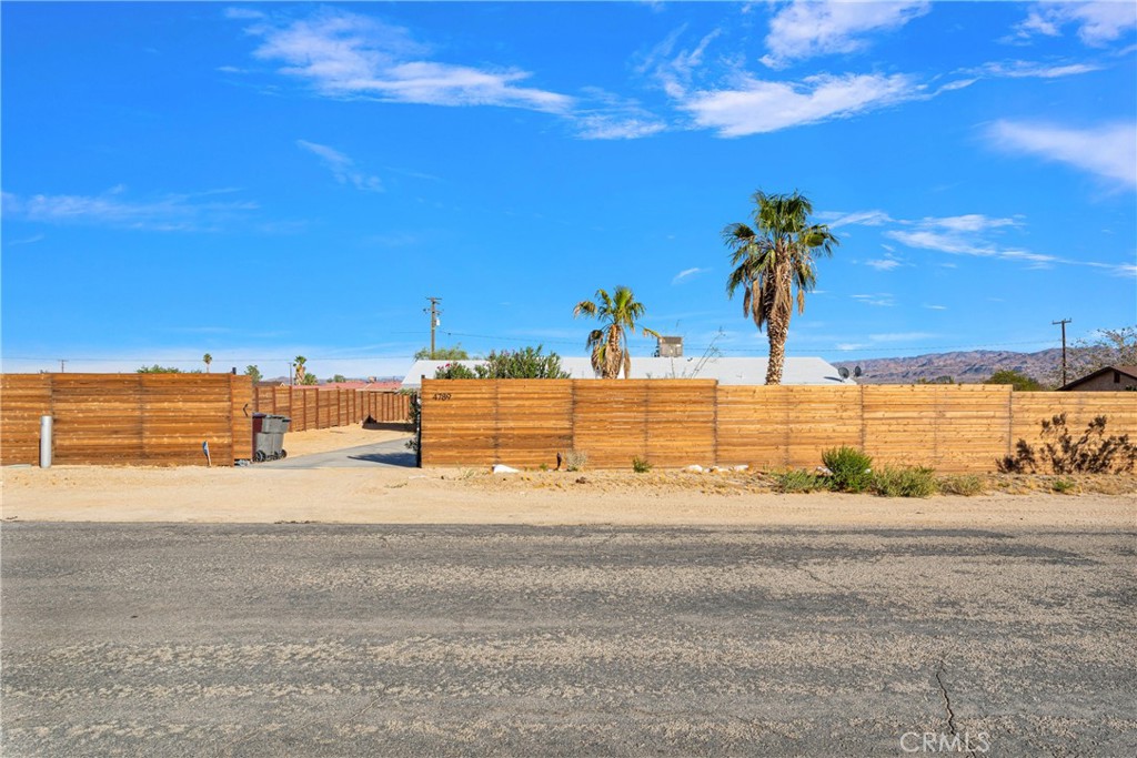 4789 Avenida Del Sol