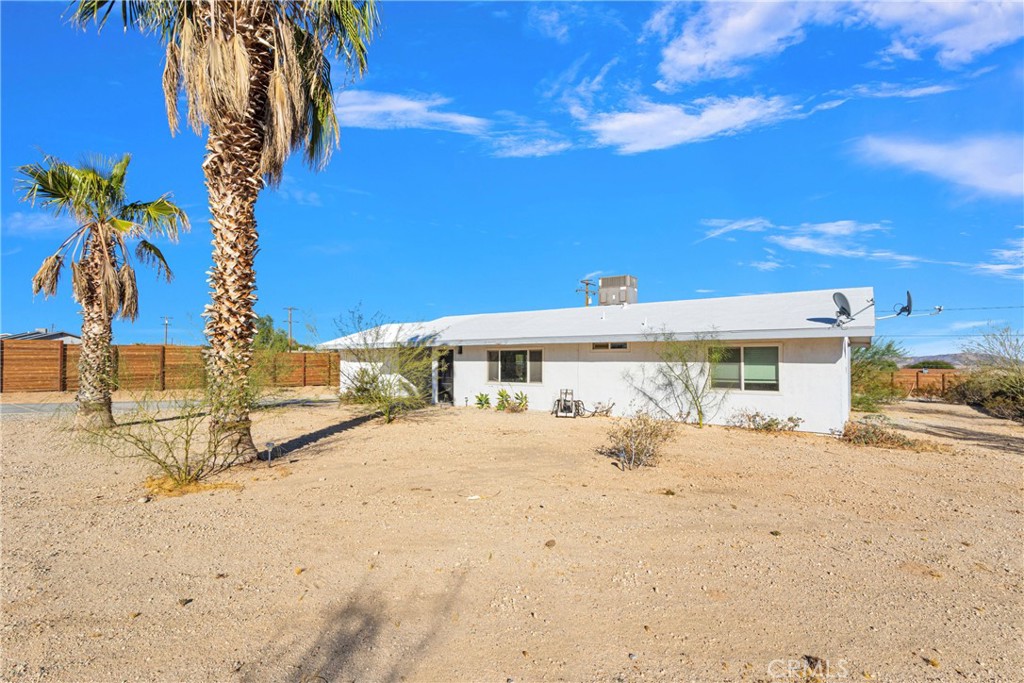 4789 Avenida Del Sol