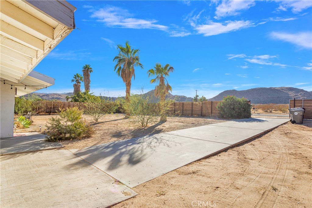 4789 Avenida Del Sol