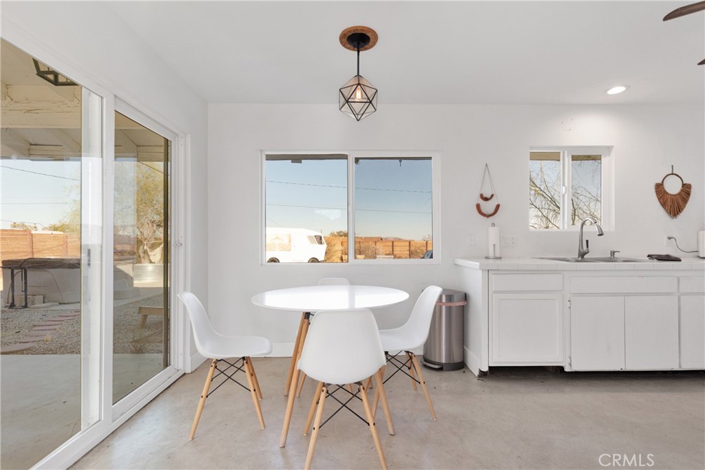 4789 Avenida Del Sol