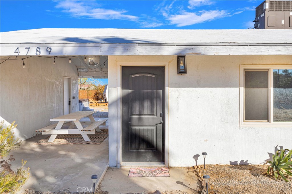 4789 Avenida Del Sol