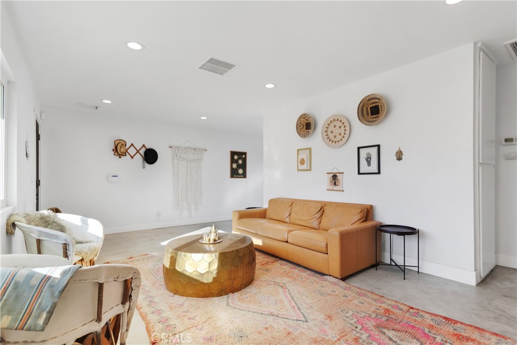 4789 Avenida Del Sol