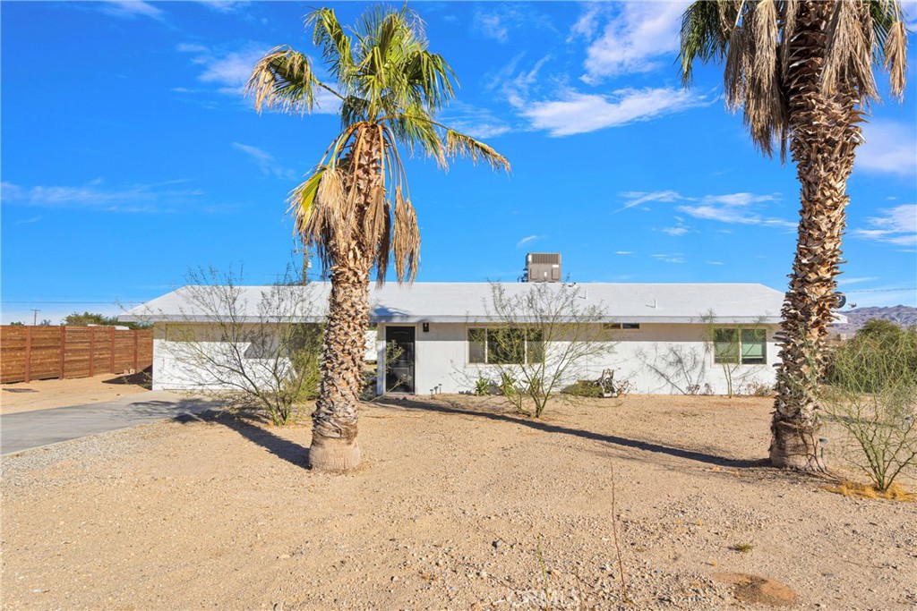 4789 Avenida Del Sol