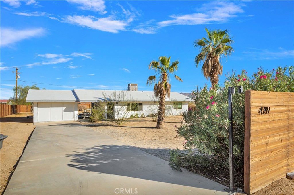 4789 Avenida Del Sol