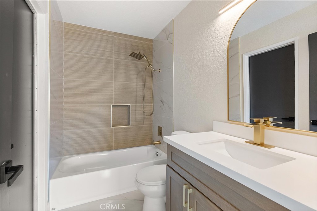 8013 Orangewood Drive