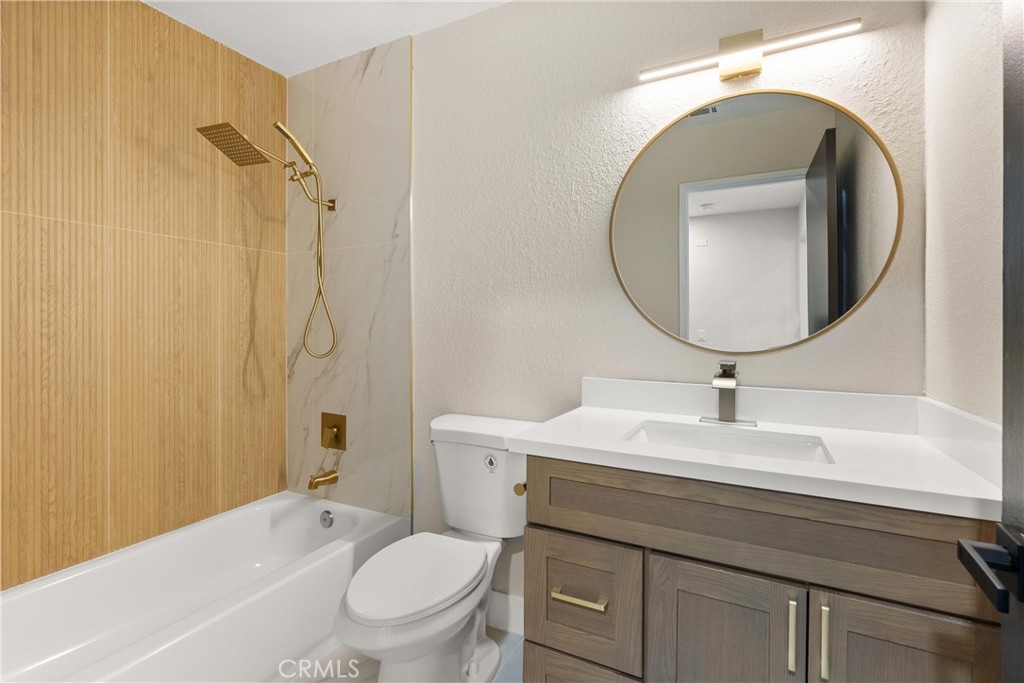 8013 Orangewood Drive