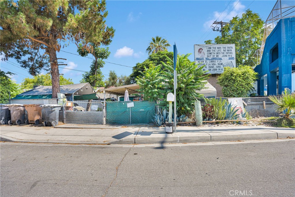 659 S 7th Street
