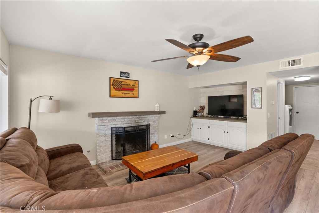 33350 Windtree Avenue