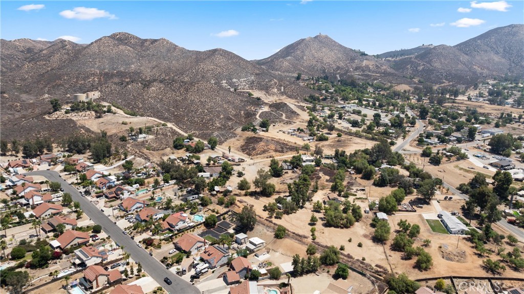 33350 Windtree Avenue