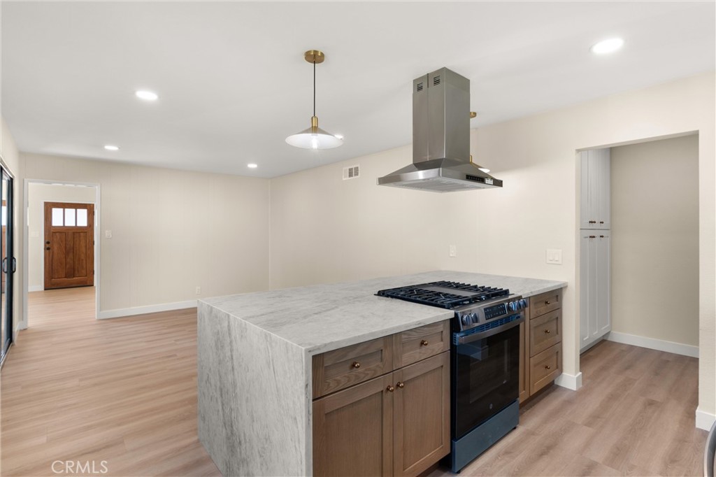 13562 Springdale Street