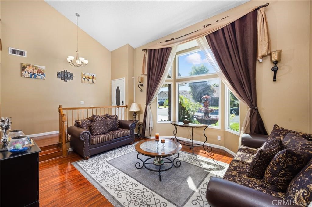 10950 Glenoaks Drive