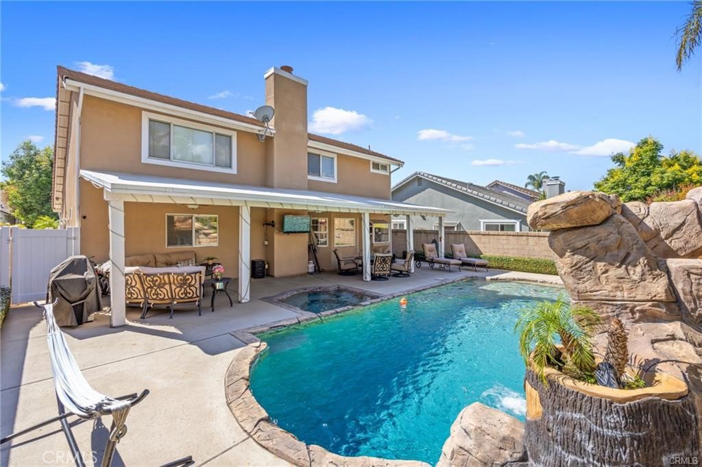 10950 Glenoaks Drive