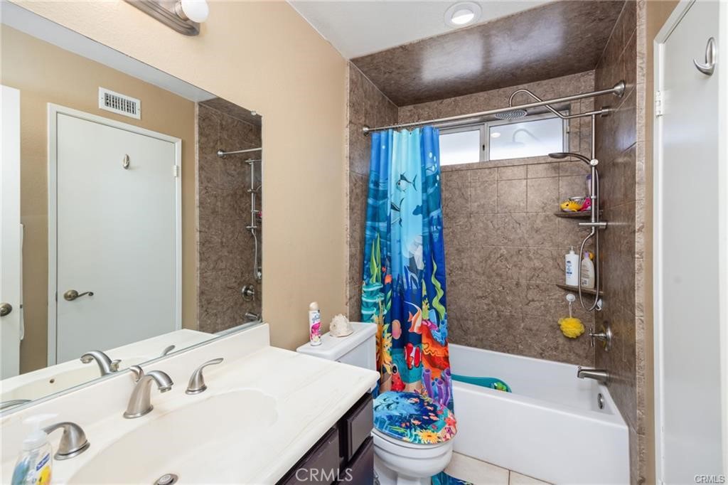 10950 Glenoaks Drive