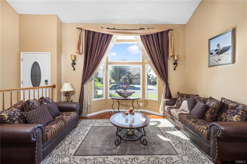 10950 Glenoaks Drive