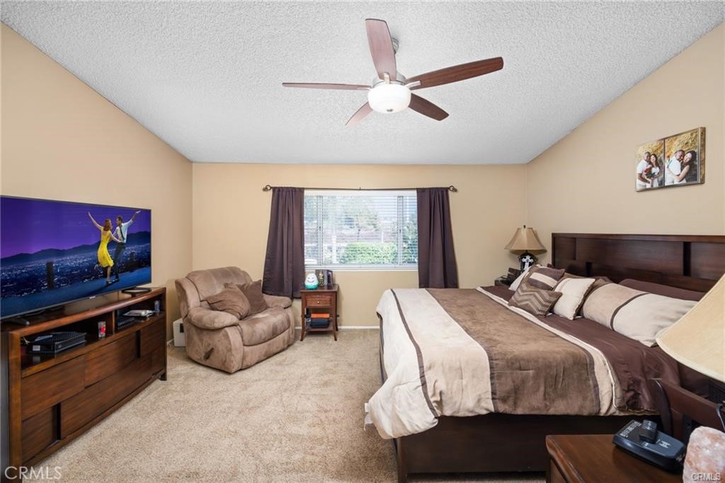 10950 Glenoaks Drive