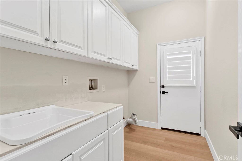 7945 Horizon View Drive