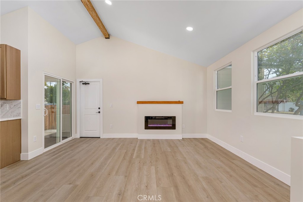 700 W 10th Street